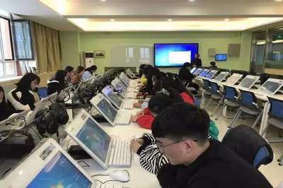 蘭州石化職業(yè)技術(shù)學(xué)院國際教育學(xué)院計(jì)算機(jī)專業(yè) 聚焦技術(shù)開發(fā)，培養(yǎng)國際視野的IT人才